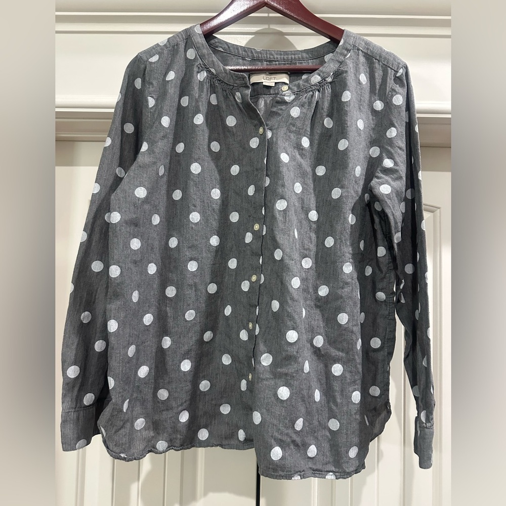 LOFT Soft Chambray Polka Dot Top – Size Medium